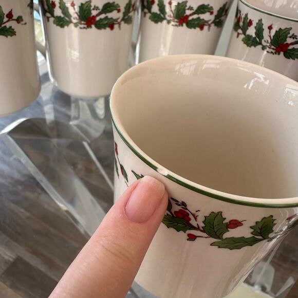 Vintage Holiday Mugs in Noel Pattern by China, Christmas Holly Dishes S/8 - Picture 5 of 8